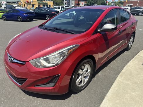 Used 2015 Hyundai Elantra SE FWD image 4