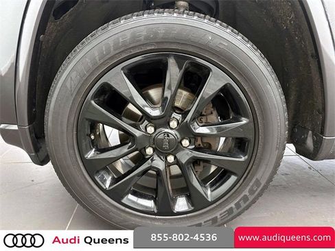 Used 2019 Jeep Grand Cherokee Altitude image 8