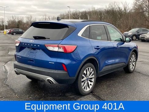 Used 2022 Ford Escape Titanium image 3