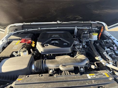 Used 2023 Jeep Wrangler Unlimited Sahara w/ Cold Weather Group image 34