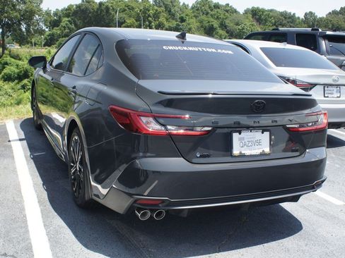 Used 2025 Toyota Camry SE w/ Convenience Package FWD image 5