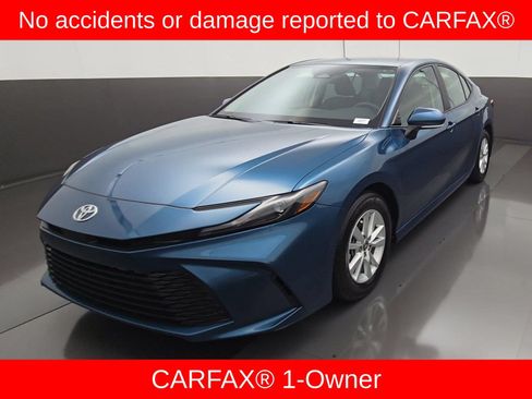Used 2025 Toyota Camry LE w/ Convenience Package FWD image 2