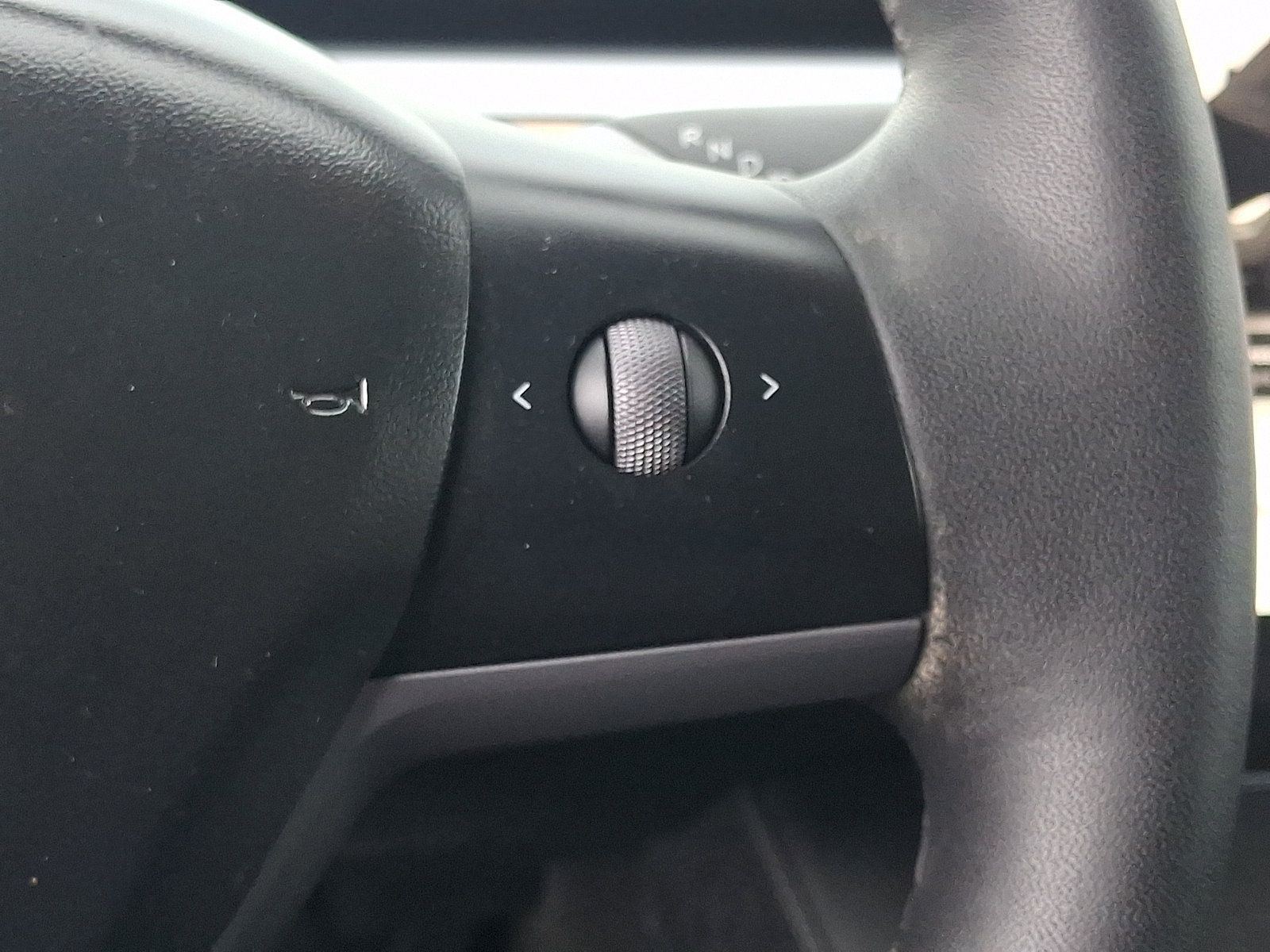 Used 2024 Tesla Model Y Long Range AWD/4WD image 22