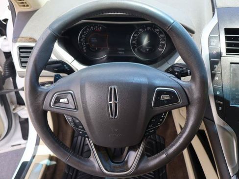 Used 2014 Lincoln MKZ FWD image 19