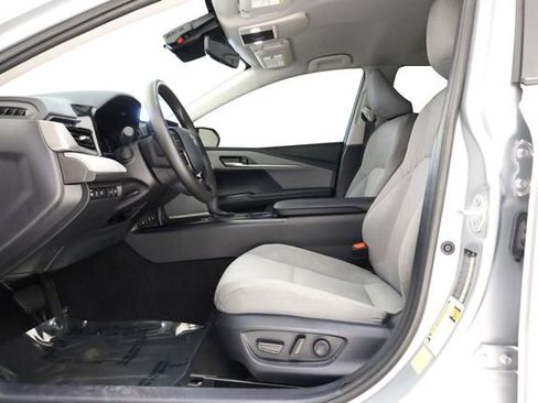 Used 2025 Toyota Camry LE w/ Convenience Package image 13