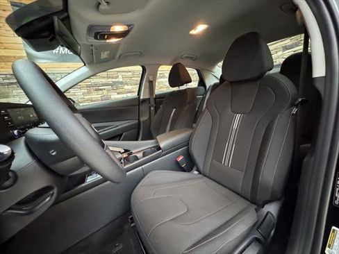 New 2026 Hyundai Elantra Hybrid FWD image 16