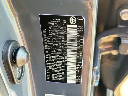 Certified 2025 Toyota Corolla LE image 30