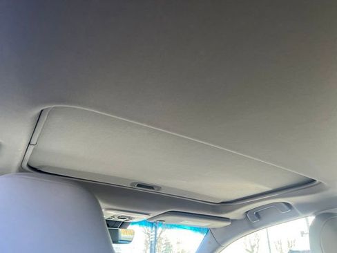 Used 2020 Toyota Avalon Limited image 17