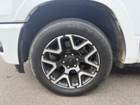 Used 2025 RAM 1500 Laramie AWD/4WD image 26