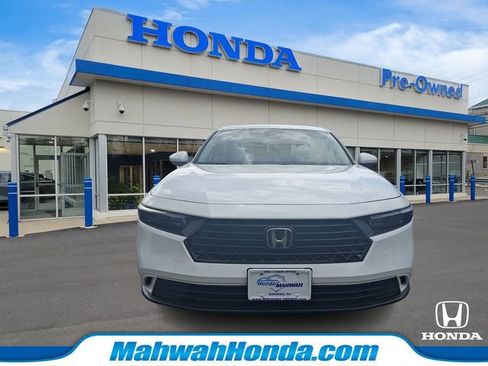 Used 2024 Honda Accord EX image 2