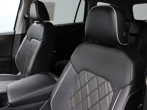Used 2024 Volkswagen Atlas SEL Premium R-Line AWD/4WD image 28