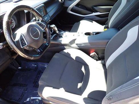 Used 2018 Chevrolet Camaro LT RWD image 8
