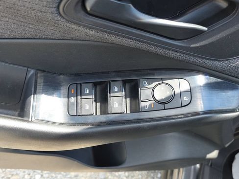 Used 2023 Nissan Rogue S FWD image 12
