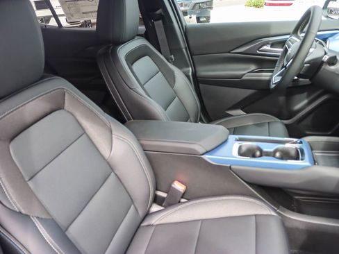 Used 2026 Chevrolet Equinox EV LT image 15