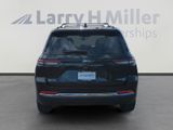 Used 2023 Jeep Grand Cherokee Laredo image 4