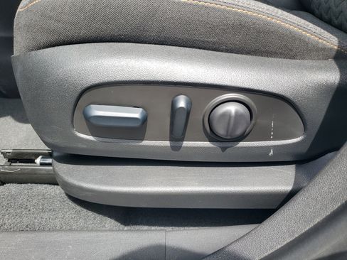 Used 2024 Chevrolet Equinox LT FWD image 16