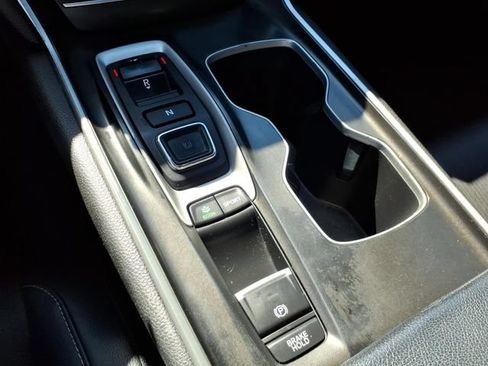 Used 2018 Honda Accord Sport image 14