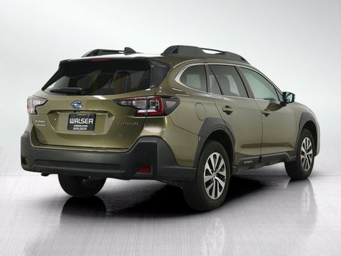 Used 2025 Subaru Outback Premium AWD/4WD image 5
