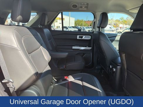 Used 2022 Ford Explorer XLT w/ Equipment Group 202A image 29