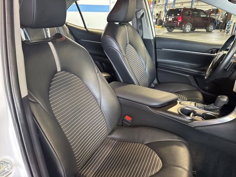 Used 2022 Toyota Camry SE image 30