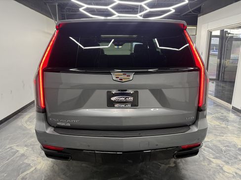 Used 2023 Cadillac Escalade Sport w/ LPO, ONYX Package AWD/4WD image 7
