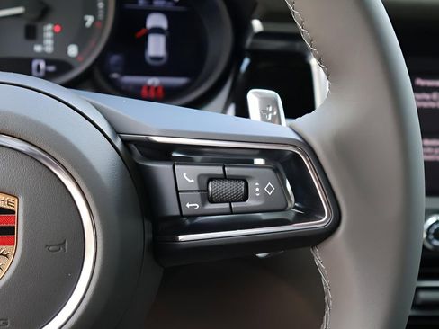 New 2026 Porsche Macan image 30