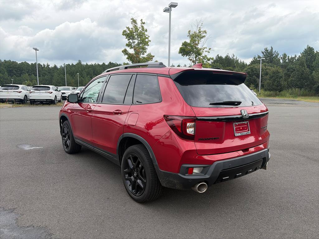 Certified 2024 Honda Passport Black Edition image 5