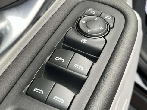 Used 2023 GMC Terrain SLT w/ Infotainment Package II image 30