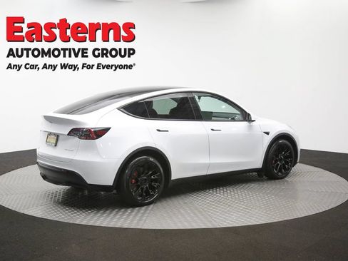 Used 2022 Tesla Model Y Long Range AWD/4WD image 36