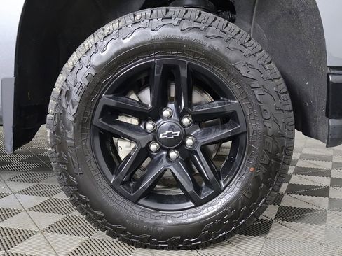 Used 2022 Chevrolet Silverado 1500 Custom Trail Boss w/ Safety Confidence Package AWD/4WD image 16