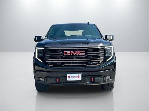 Used 2022 GMC Sierra 1500 AT4X image 2