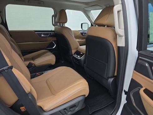 New 2026 INFINITI QX80 Luxe w/ Cargo Package AWD/4WD image 11