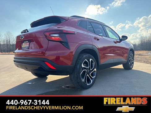 New 2026 Chevrolet Trax RS w/ Sunroof Package image 9