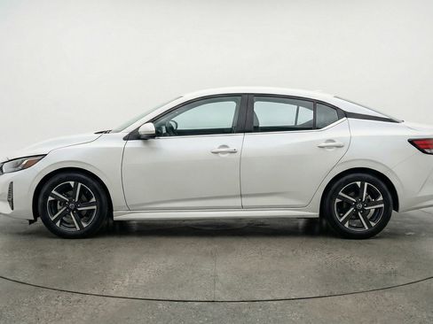 Used 2025 Nissan Sentra SV image 3