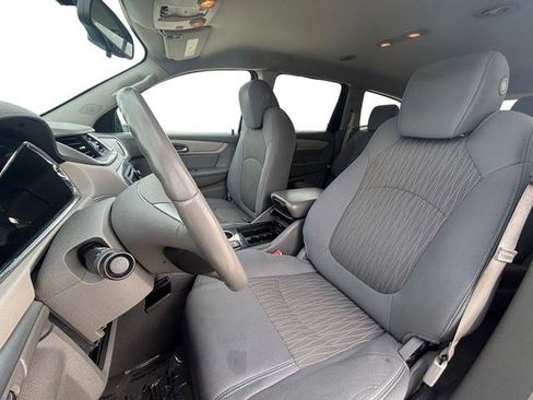 Used 2015 Chevrolet Traverse LT w/ Style and Technology Package image 11