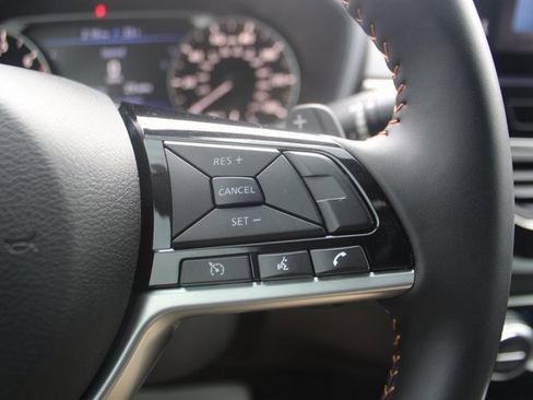 Used 2025 Nissan Altima 2.5 SR w/ SR Premium Package image 14