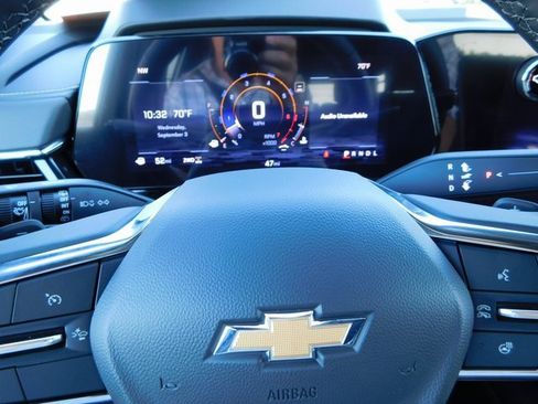 New 2025 Chevrolet Suburban Premier image 44