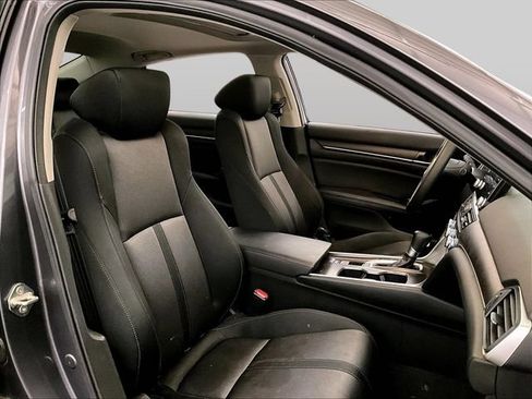 Used 2019 Honda Accord EX image 7