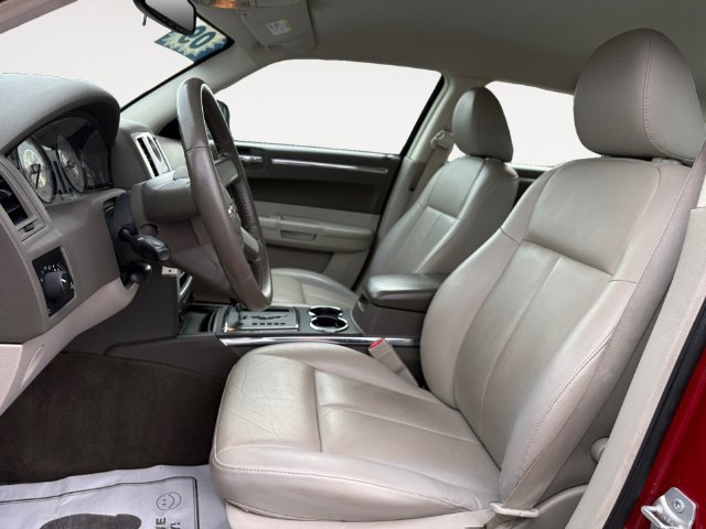 Used 2009 Chrysler 300 Touring RWD image 9