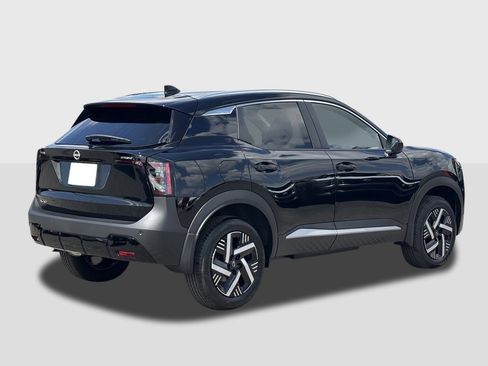 New 2026 Nissan Kicks SV image 4