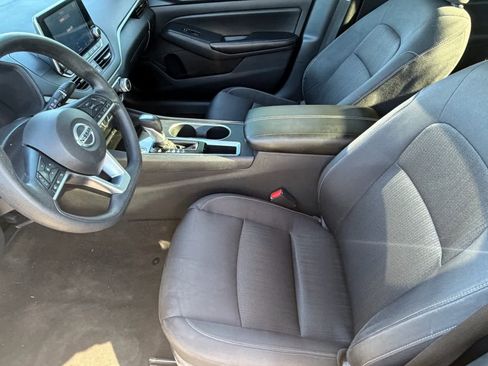 Used 2022 Nissan Altima 2.5 SV image 14