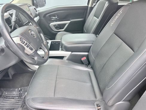 Used 2019 Nissan Titan PRO-4X image 10