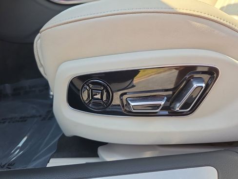 Used 2023 Audi A8 L 3.0T w/ Comfort Plus Package AWD/4WD image 11