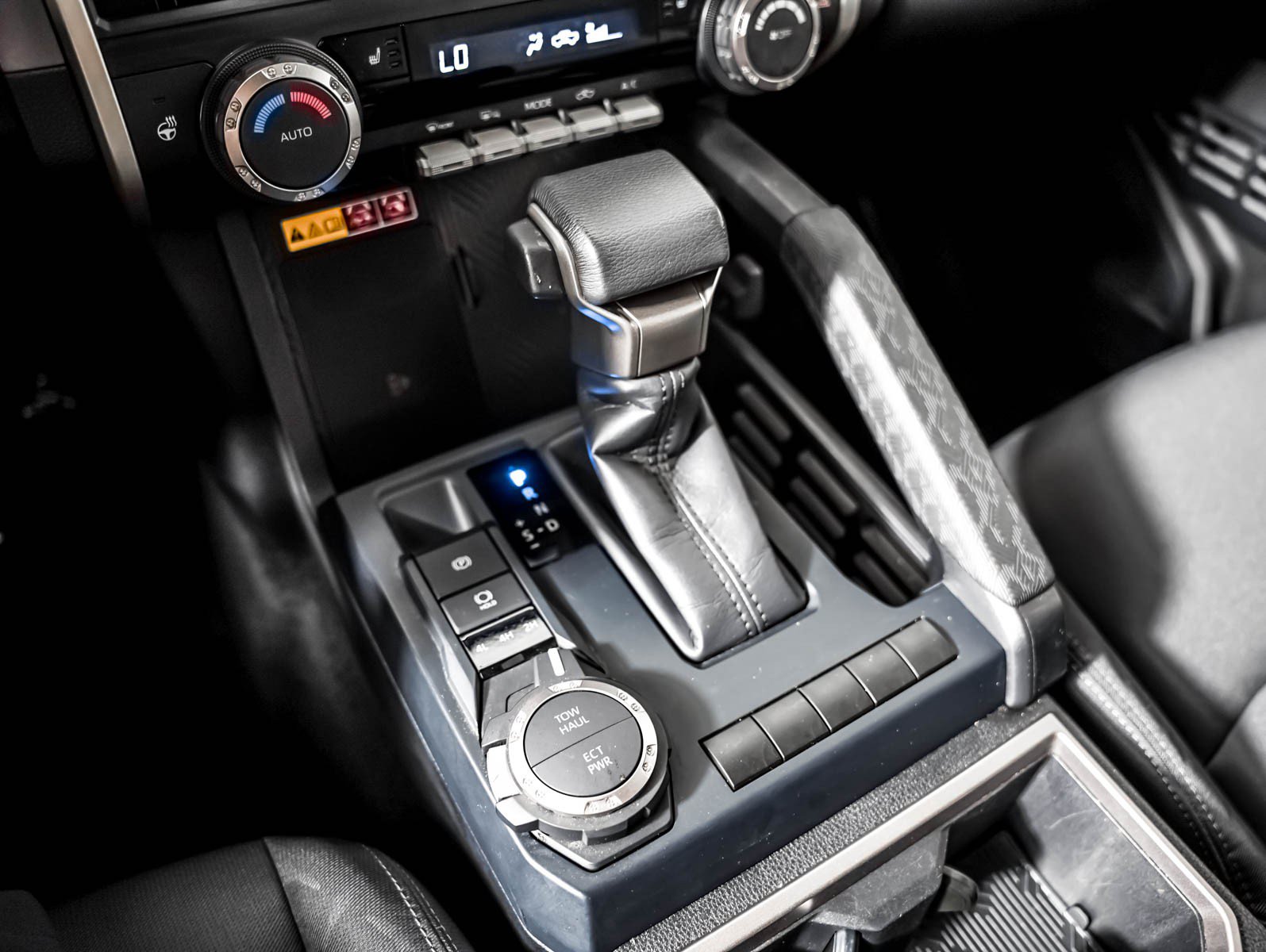 Used 2024 Toyota Tacoma SR5 AWD/4WD image 15