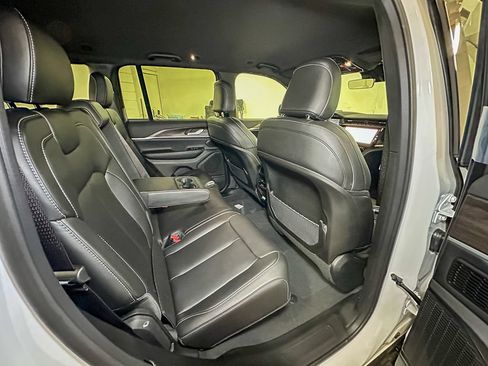 New 2026 Jeep Grand Cherokee Limited AWD/4WD image 4