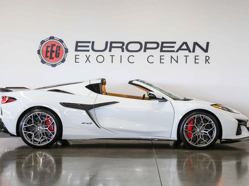 Used 2025 Chevrolet Corvette ZR1 w/ Battery Protection Package RWD image 13