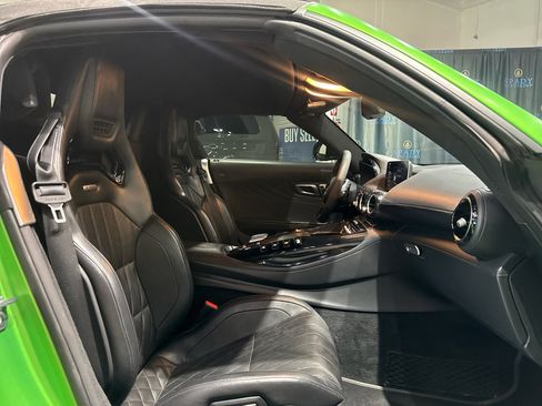 Used 2020 Mercedes-Benz AMG GT R image 32