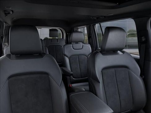 New 2025 Jeep Grand Cherokee L Altitude image 26