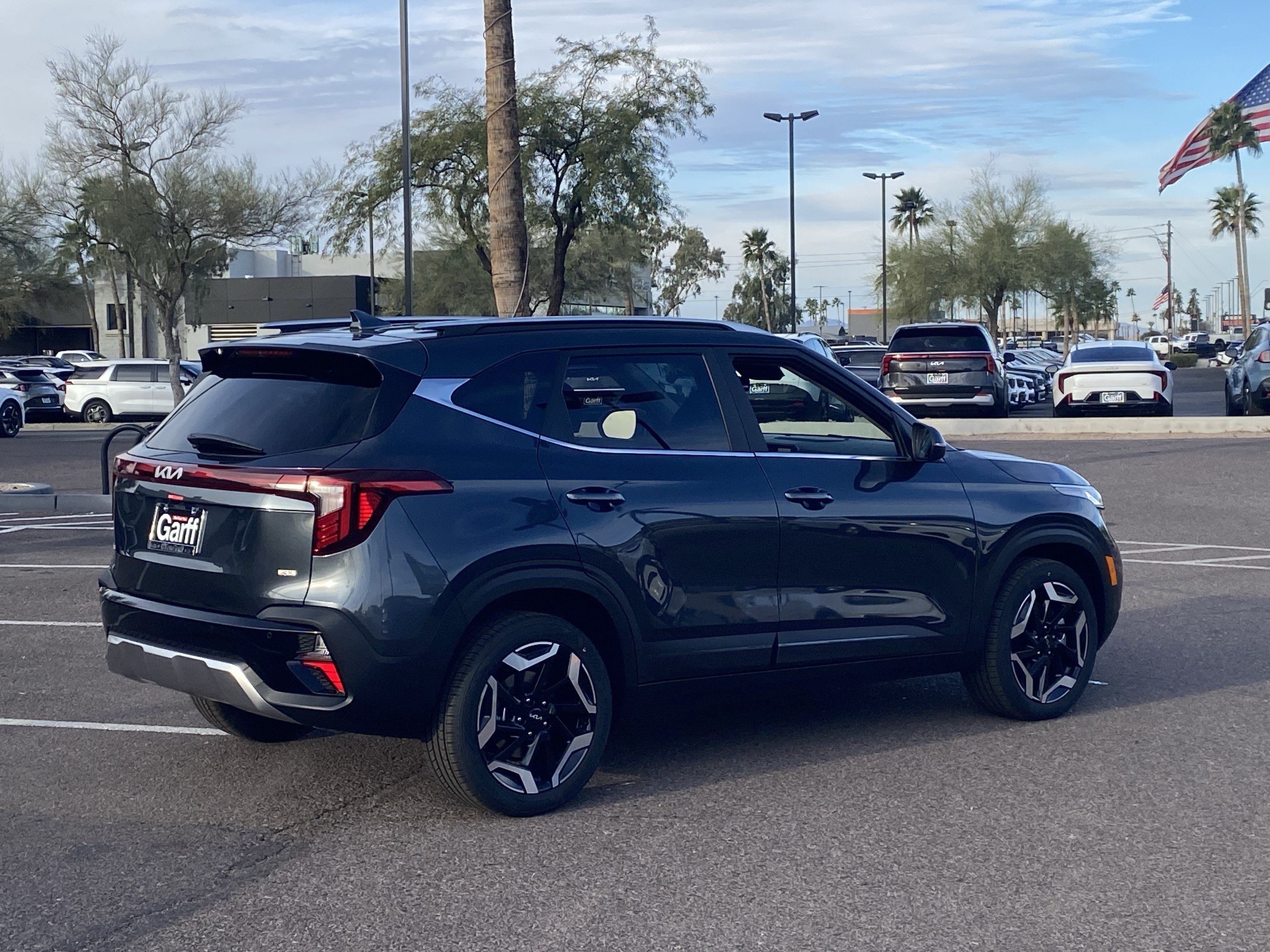 New 2026 Kia Seltos SX w/ SX Sunroof Package AWD/4WD image 4