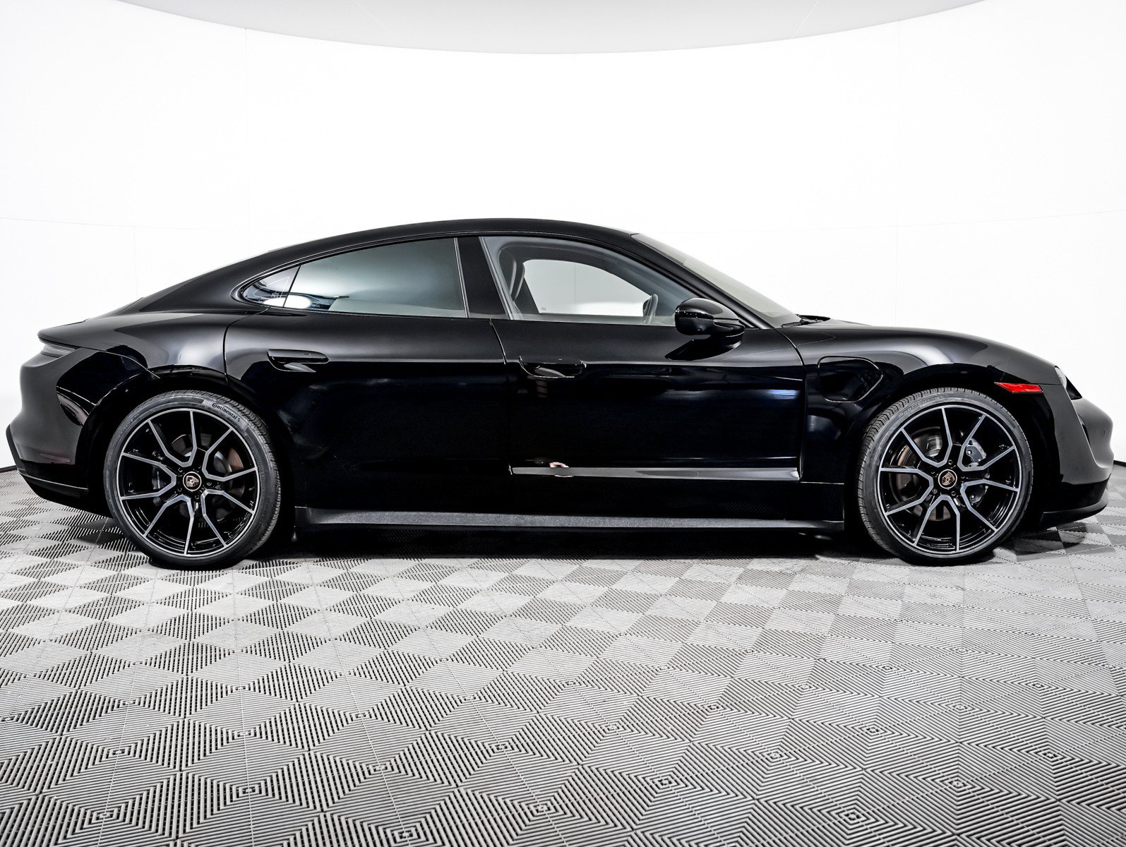 Certified 2023 Porsche Taycan RWD image 9